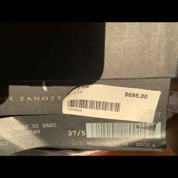 Giuseppe Zanotti (7.5 women) Kitten Heel - Picture 10 of 10